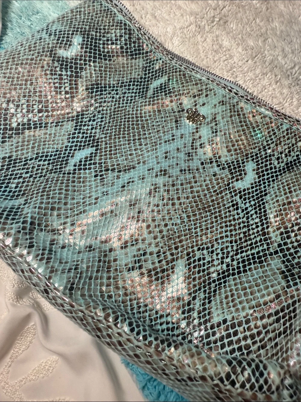 PurseN Litt Teal Snakeskin Getaway Wristlet Makeup Case
